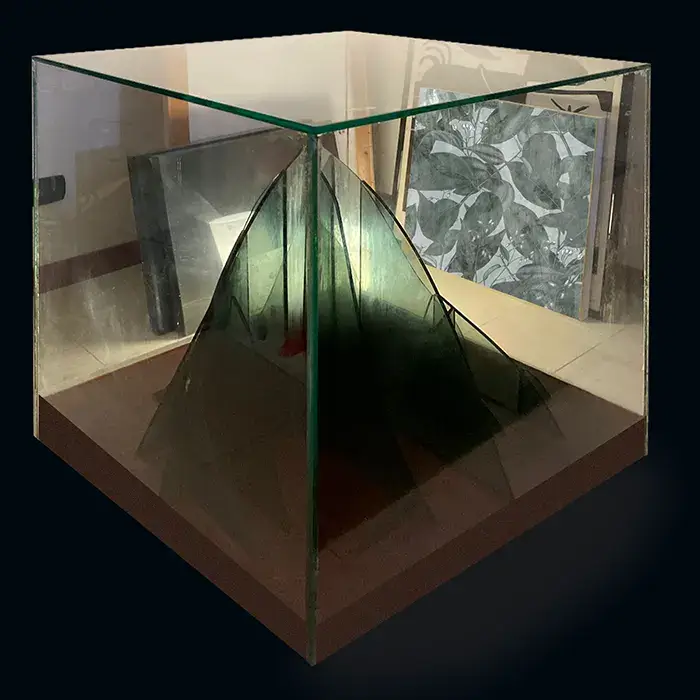 la montagna di vetro_PaoloMarianiArtDesign “La montagna di vetro”, lampada in vetroresina di Paolo Mariani